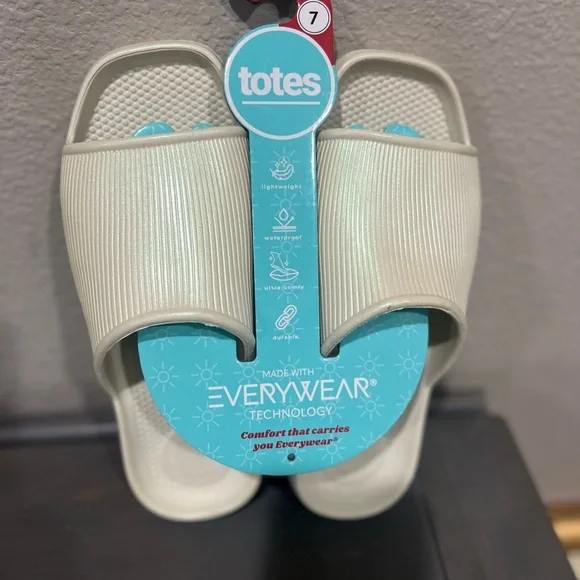 Totes Ivory Slide Sandals with Everywear Technology - Picture 3 of 8